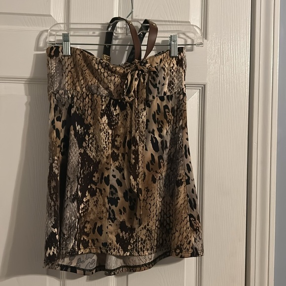 Venus Animal print halter top. - Picture 2 of 4